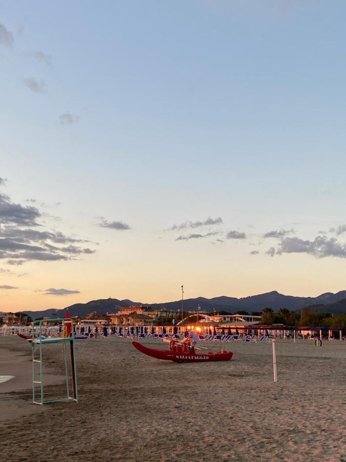 Casa Gabri - Luce, Mare, Apuane, Ac, Parking Διαμέρισμα Marina Di Carrara Εξωτερικό φωτογραφία